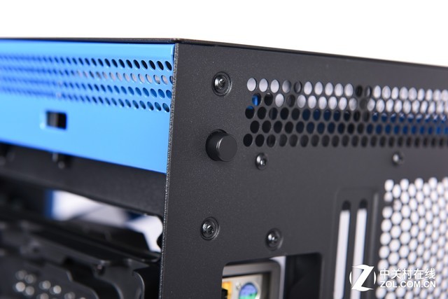 Сͻ  NZXT H700i 