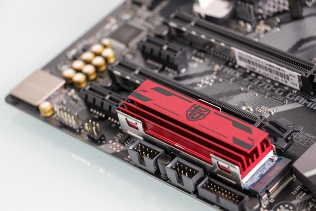 影驰铁甲战将480-M.2 HMB SSD热卖599元