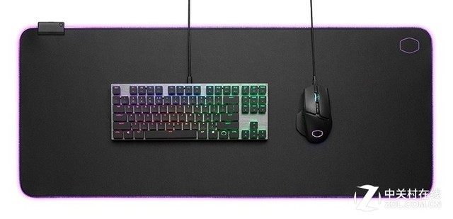 酷冷至尊推出防泼溅RGB鼠标垫 分多种尺寸