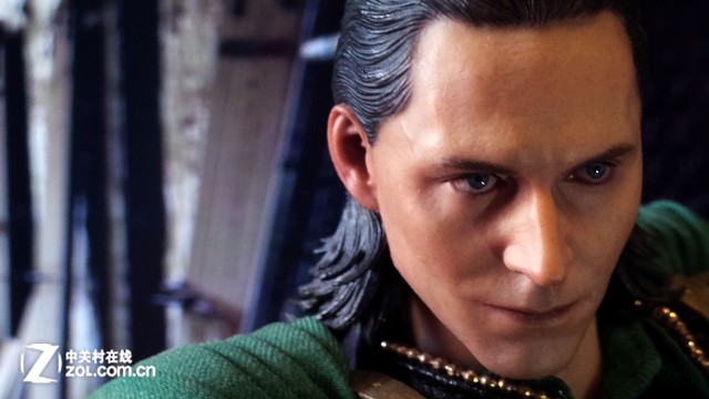 3倍光变新用途 复联兵人脸部特写随心拍_华硕 鹰眼zenfone zoom_手机