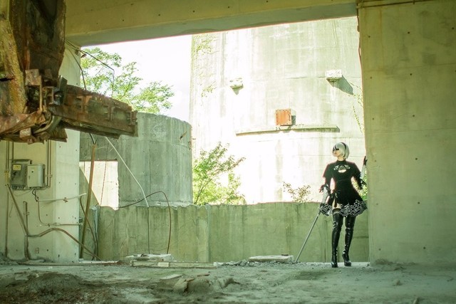 岛国萌妹cos尼尔2b小姐姐废墟场景很还原