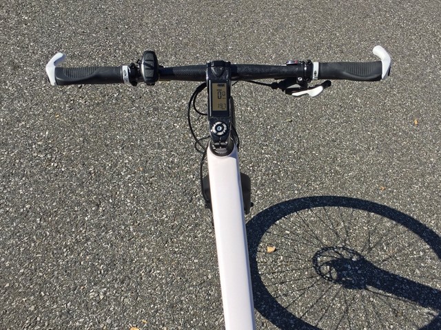 ���������� �ۼ۴�8000��Ԫ�ĸ߶����г�