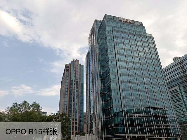 AI���վ���Ϊ����Ϊ OPPO R17�������� 