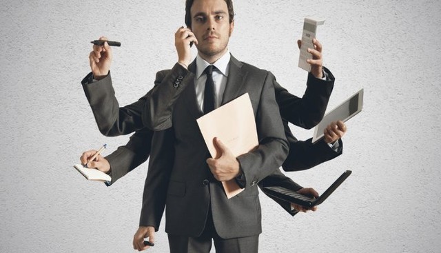 忙碌的上班族恨不得有三头六臂对于我们这种忙碌的上班族,每天工作完