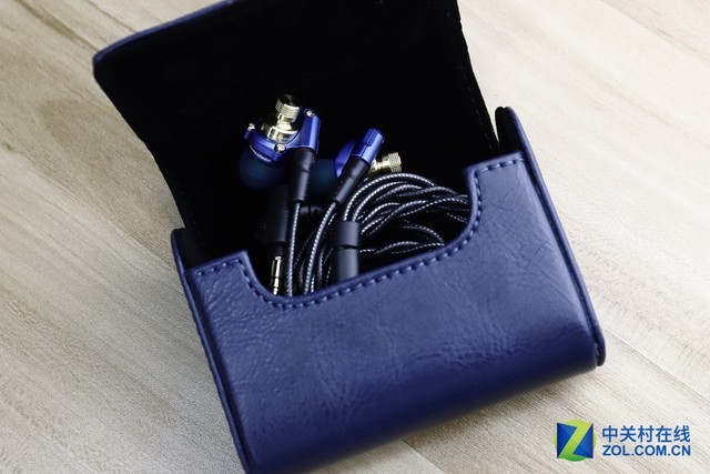 ֵŻ Acoustune HS1551CU 