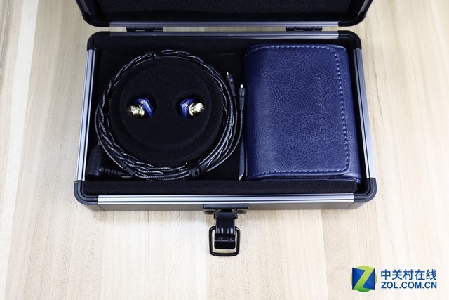 ֵŻ Acoustune HS1551CU 