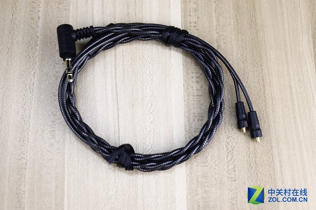 ֵŻ Acoustune HS1551CU 