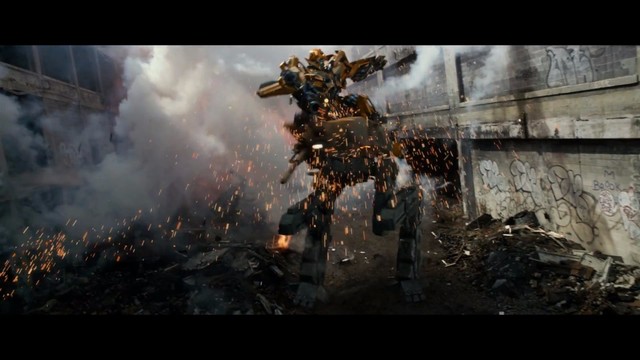 擎天柱痛扁大黄蜂 变形金刚5预告片首曝