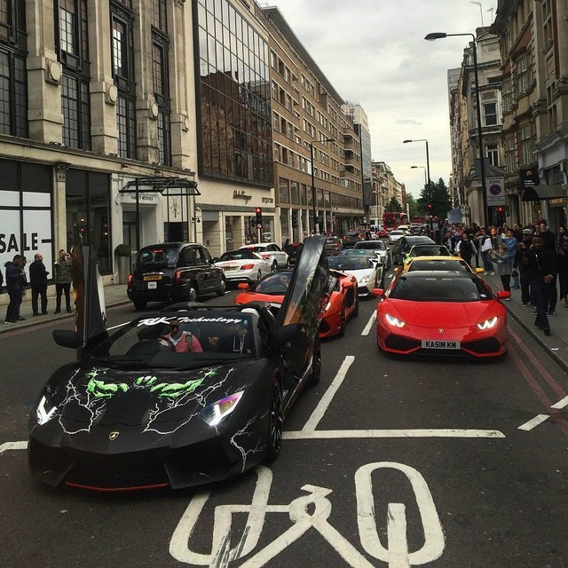 Ӣ۸ Aventador˧