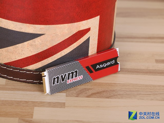 Լ۱NVMe ˹SSD׷ 