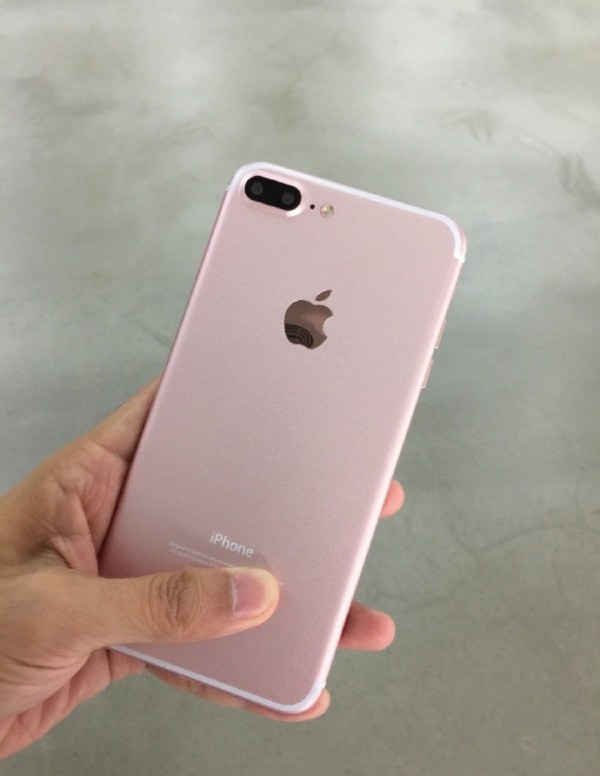 正式推出iphone7,7 plus两款手机产品,并没有所谓的iphone 7pro