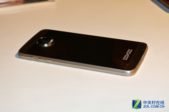��Moto Z�ۼ۵���iPhone 9�·ݽ����й� 