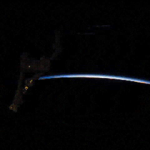 16年太空之旅 NASA用动图展现宇宙之美_家电新闻-中关村在线