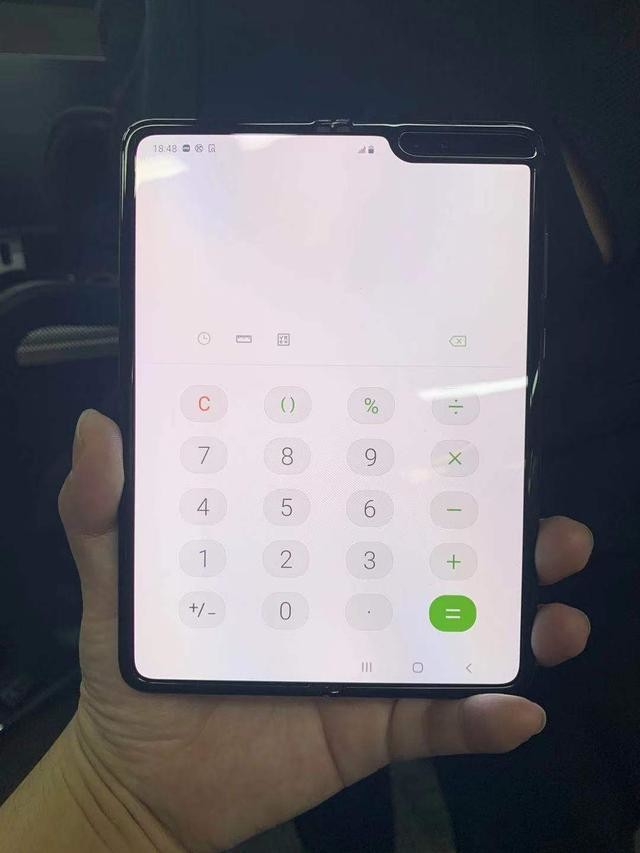 ڷOLED Galaxy Fold۵ͼչʾ 