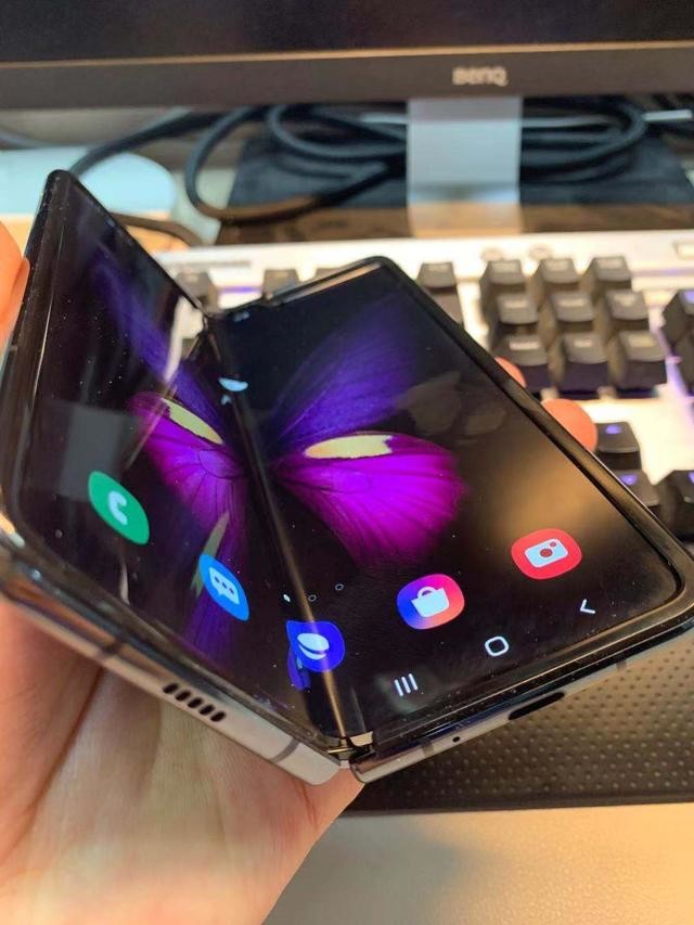 ڷOLED Galaxy Fold۵ͼչʾ 
