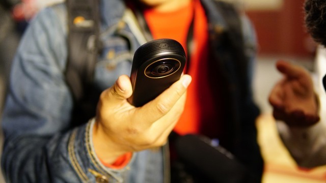 全球首款8K口袋全景相机QooCam 8K今日发布 