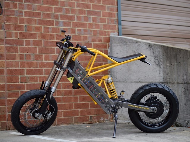 膜拜大神国外牛人diy的exodyne电动车