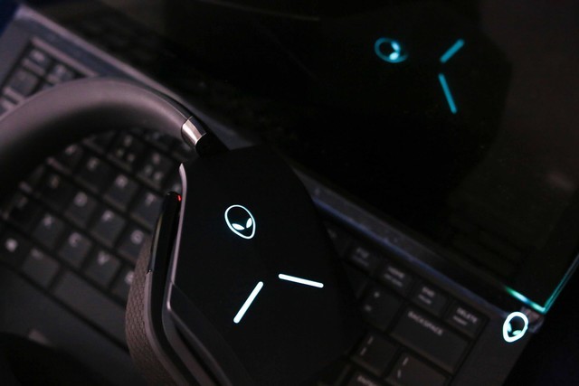 ˷ ALIENWARE AW988 羺 