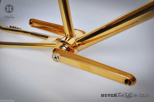 ݳ:Hutch Trick24Kƽг