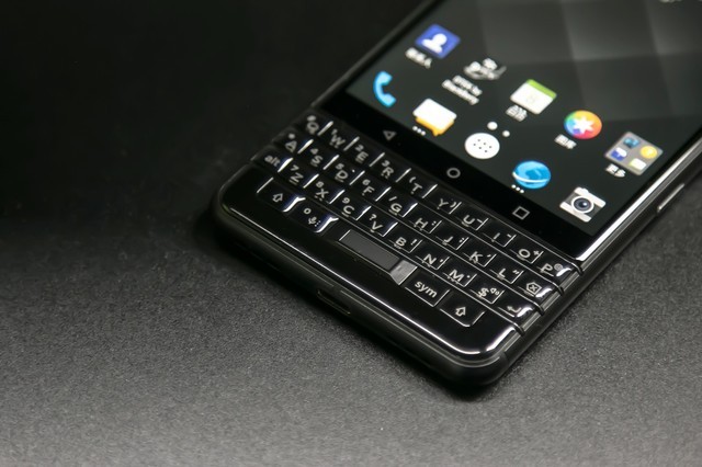 黑莓新机keyone依旧情怀全键盘_黑莓 keyone(3gb ram/全网通)_手机