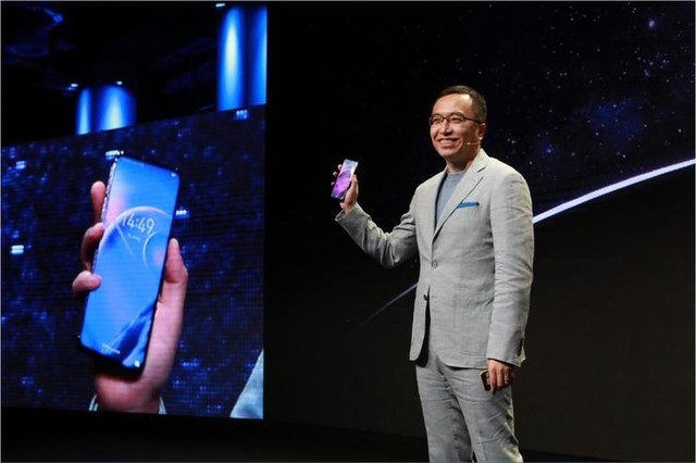 崇尚极简主义 荣耀Magic2滑屏结构不复杂