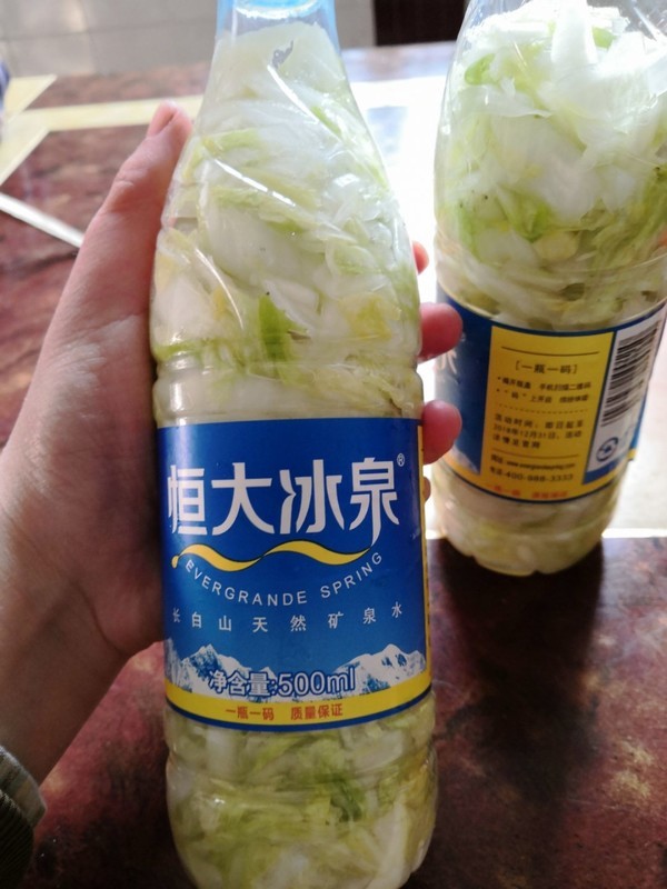 ȪˮƿҪӣݲ˸ڵС 