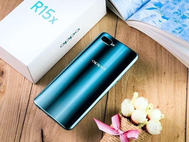 800շ OPPO R15x 