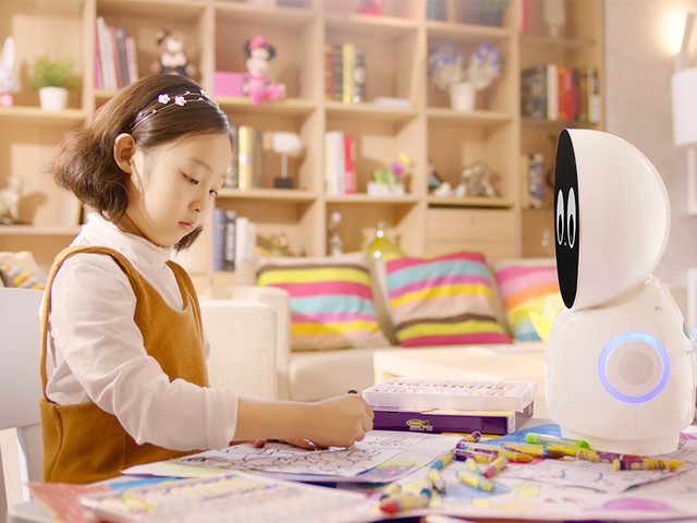 灵活的大白小忆机器人的四维运动