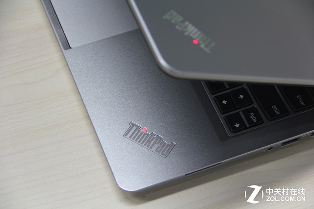 S系列首款13寸小黑 评ThinkPad New S2 