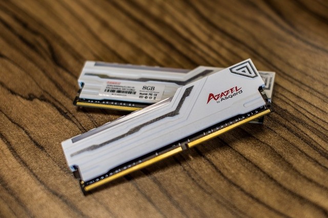 ѵһ ˹DDR4 4000 8Gڴ 