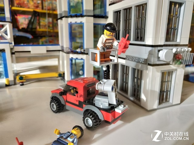 OPPO R15�ξ���˴󳡾�����ʤ��iPhoneX�������� 