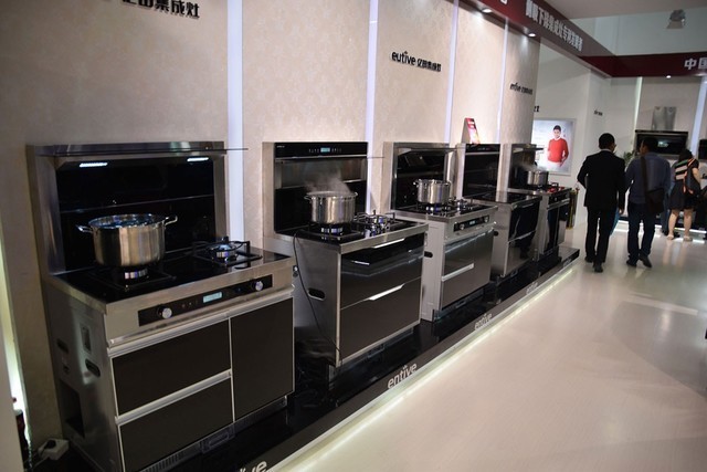 用户市场褒贬不一 集成灶2019路在何方?