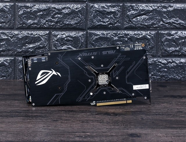 ׿ǹ ROG STRIX RX VEGA 64 