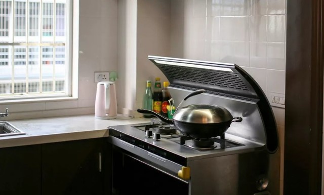 用户市场褒贬不一 集成灶2019路在何方?