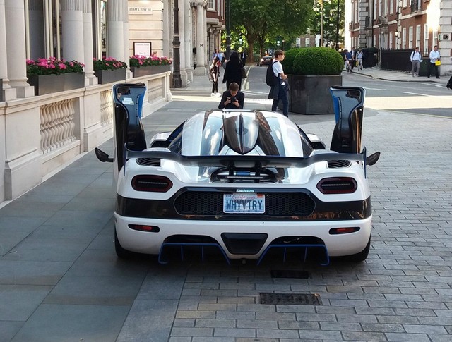 λó Koenigsegg Agera RS1