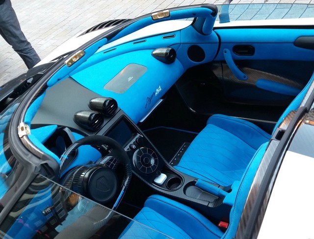λó Koenigsegg Agera RS1