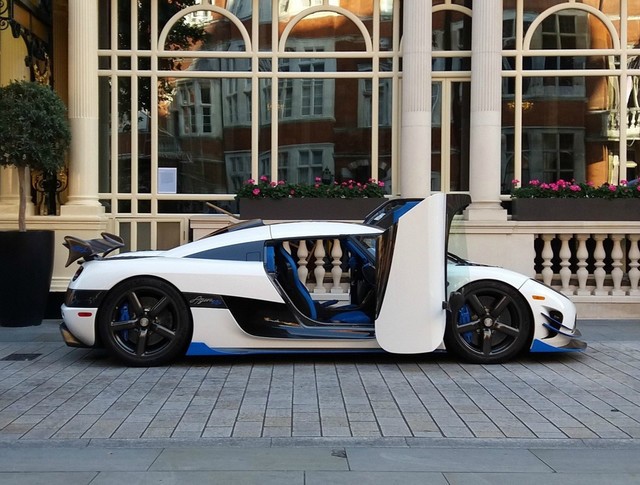 λó Koenigsegg Agera RS1