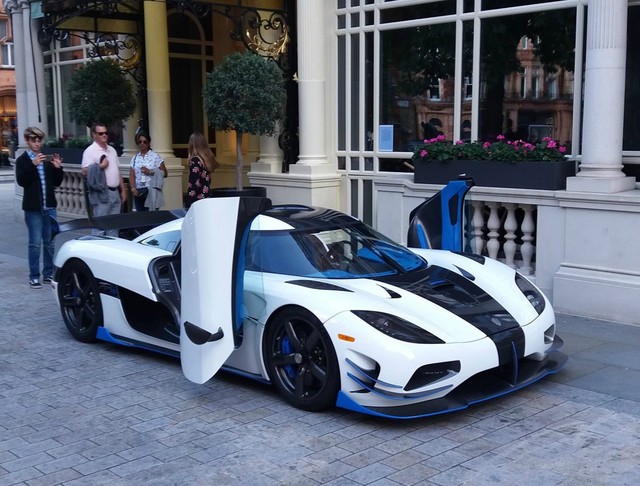 λó Koenigsegg Agera RS1