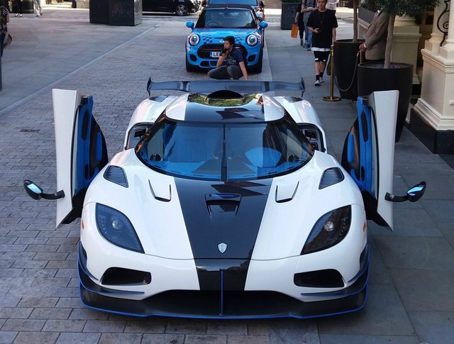 λó Koenigsegg Agera RS1