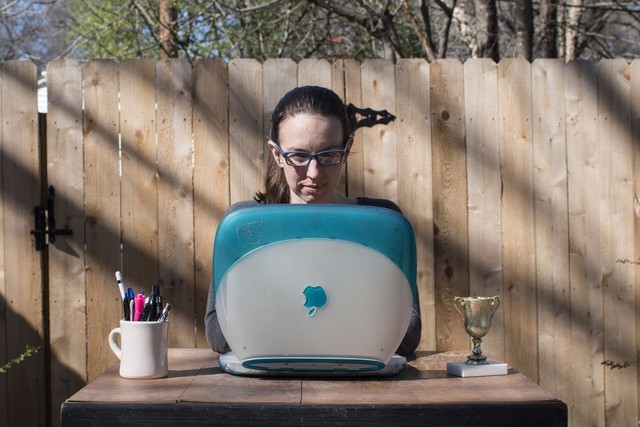 骨灰苹果粉必看 贝壳形状iBook美图赏析_笔记本新闻-中关村在线