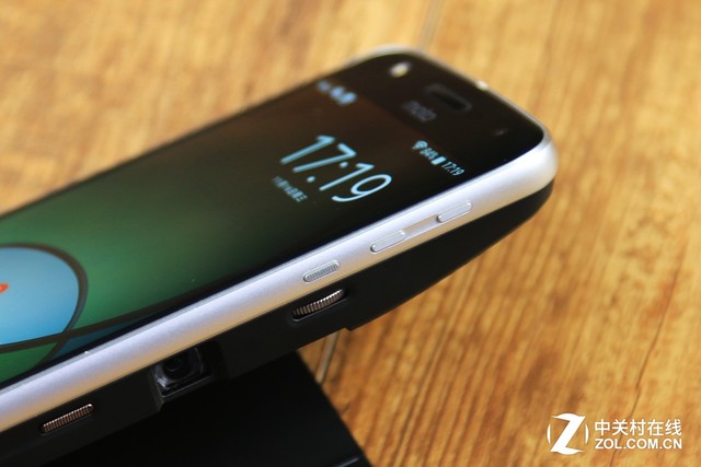 Moto Z投影模块体验:或可轻办公浅娱乐