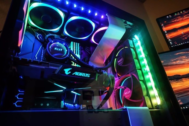 Сͻ  NZXT H700i 