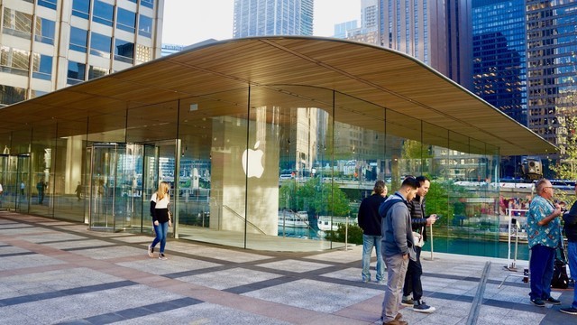 不再只是为了赚钱的苹果芝加哥旗舰店
