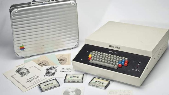 ���25��Ӣ�� �ǲ�˹��Apple 1������ 