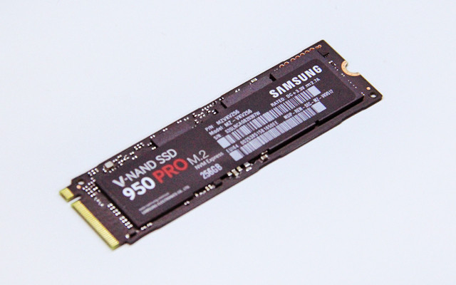 ۷Ծ Intel//ӰNVMe SSD 