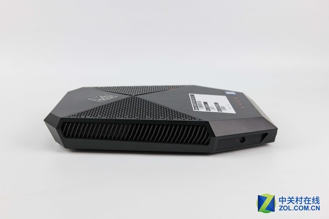 背包式VR电脑 惠普OMEN X Compact评测