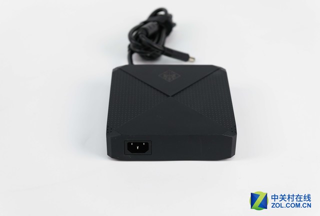 背包式VR电脑 惠普OMEN X Compact评测