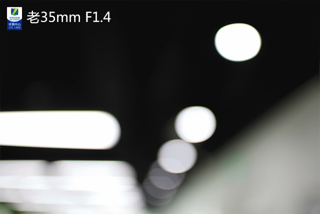 Ծ35mm f/1.4Ա 