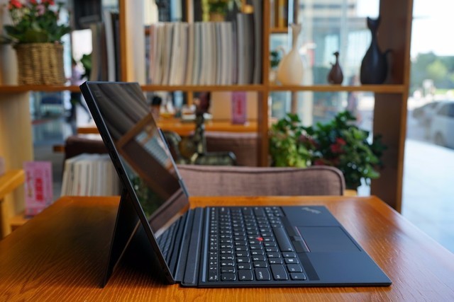 ThinkPad X1 Tablet Evoͼ ǿһ