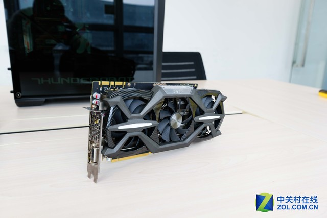 GTX1080콢Ϸ 701 